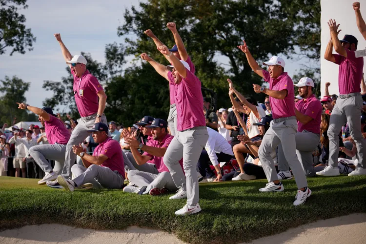 Americans rally in singles to win Presidents Cup